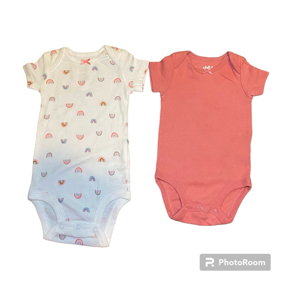 Baby girl bodysuits. Made by carters. 0-3 months and 3-6 months.slightly worn.